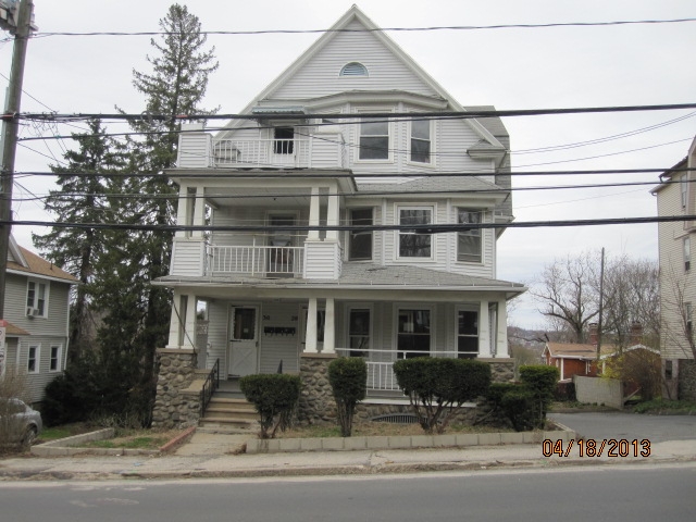 30 Grandview Ave, Waterbury, CT 06708