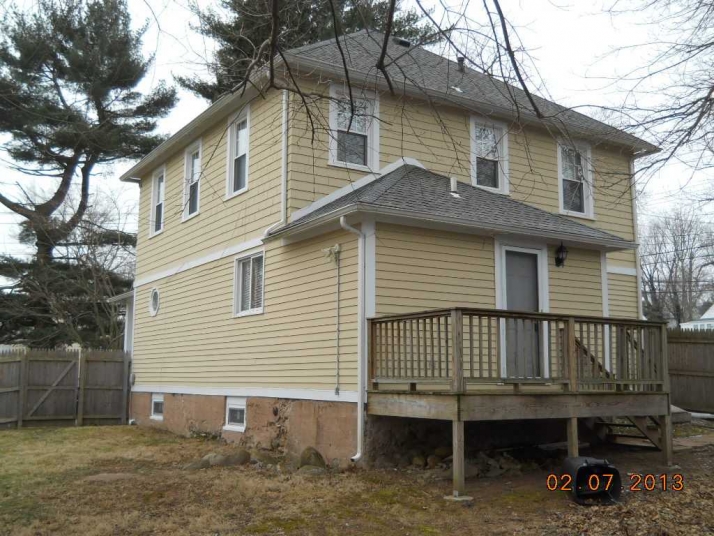 81 Cannon St, Hamden, CT 06518