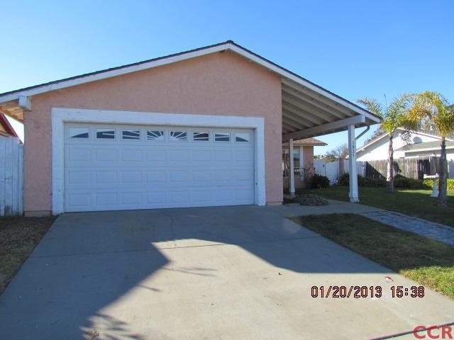 1025 N B Ct, Lompoc, CA 93436