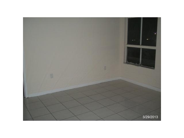 7400 W 20th Ave Apt 111, Hialeah, FL 33016