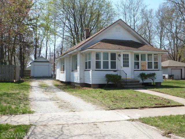 2043 Cutler Ave, Muskegon, MI 49441