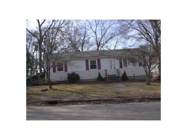 91 Wilbur Ave, Warwick, RI 02889