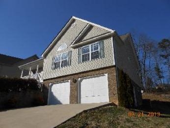 7540 Passport Dr, Ooltewah, TN 37363