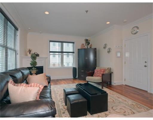 Roseclair St #1, Boston, MA 02125