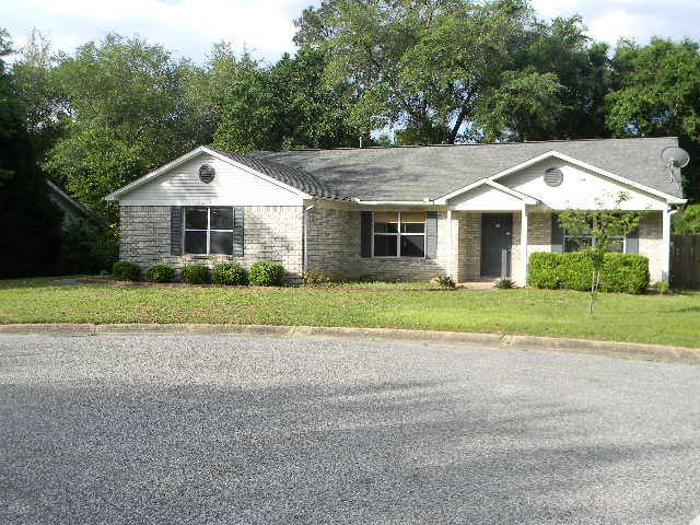 1709 Gnarly Oaks Ci, Pensacola, FL 32526