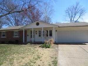 2230 Spoonwood Ln, Florissant, MO 63033