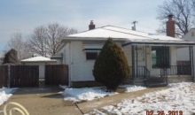 685 Cora St Wyandotte, MI 48192