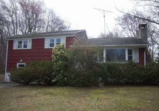 1 Little John Ln, Danbury, CT 06811