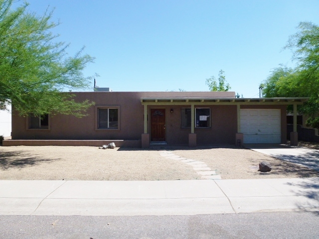 8213 E Bonnie Rose Avenue, Scottsdale, AZ 85250