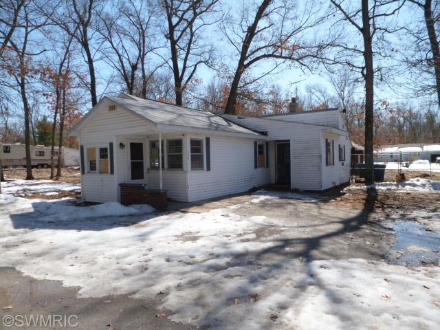 443 Ashland St, Twin Lake, MI 49457