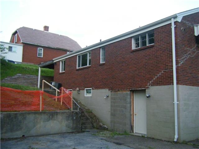 4462 Sweet Bay St, Homestead, PA 15120