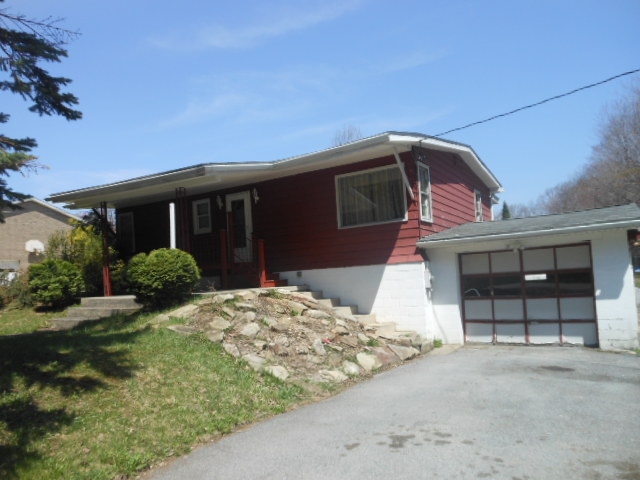 184 Shenkelview Dr, Johnstown, PA 15905