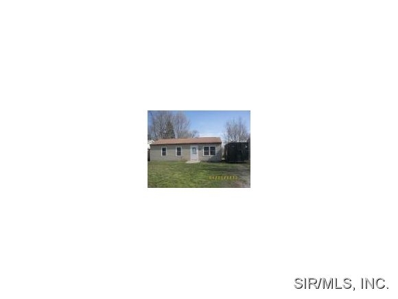 510 Saint Leo Dr, East Saint Louis, IL 62206