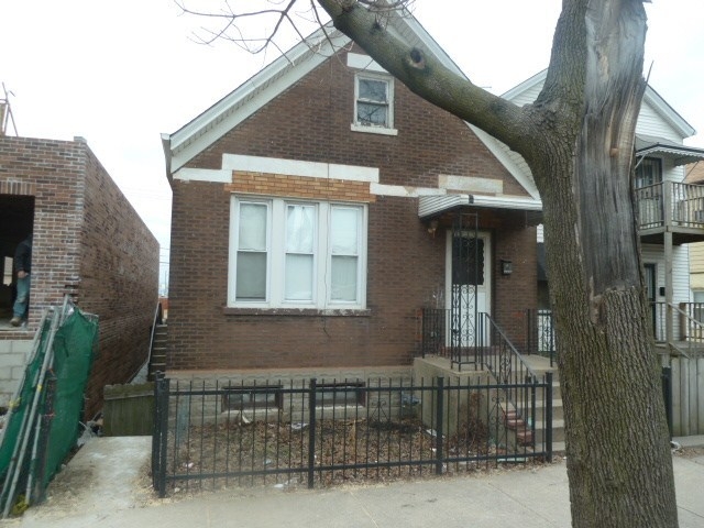 3750 S Emerald Ave, Chicago, IL 60609