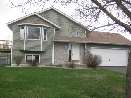 13146 Elgin Dr NW, Elk River, MN 55330