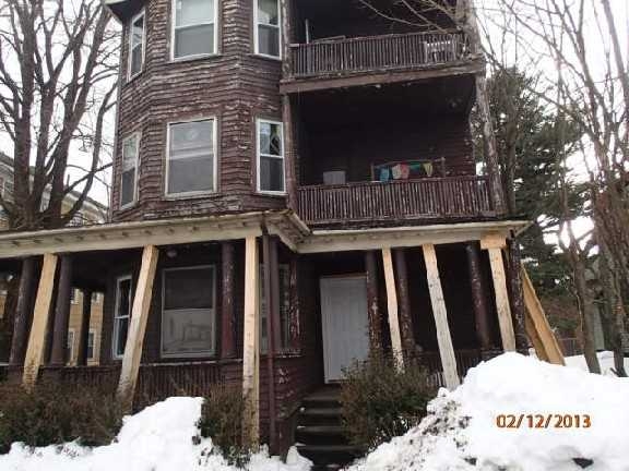 15 Kingsbury St, Worcester, MA 01610