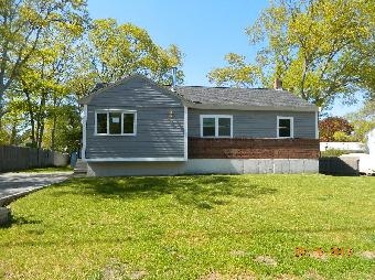 85 Fearing St, Wareham, MA 02571