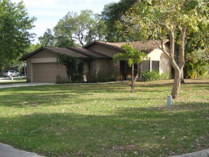 5004 79th Ave Plz E, Sarasota, FL 34243