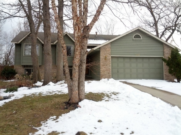 14912 Maywood Dr, Burnsville, MN 55306