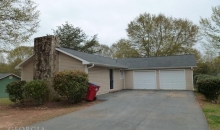 102 Gwenellen Dr Locust Grove, GA 30248