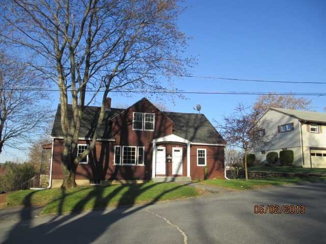 29329 Waterford St, Gardner, MA 01440