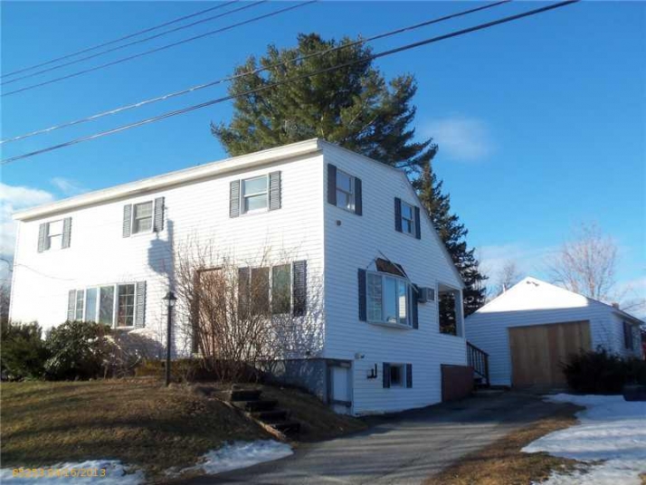 25 Dunham St, Auburn, ME 04210