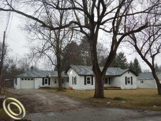 2731 Marlington Rd, Waterford, MI 48329