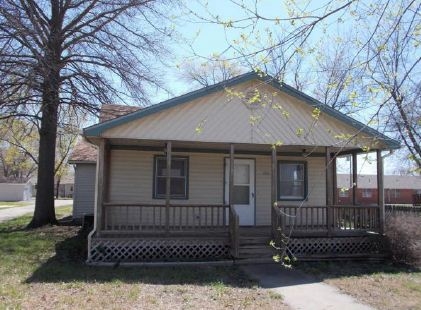 701 Lakin St, Osage City, KS 66523