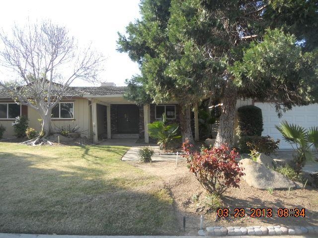 2096 Mitchell Ave, Clovis, CA 93611