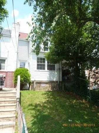 7103 Clover Ln, Upper Darby, PA 19082