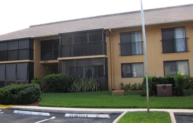 5821 Washington St Apt 25, Hollywood, FL 33023