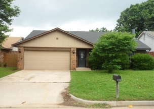 701 S Willowood Dr, Yukon, OK 73099