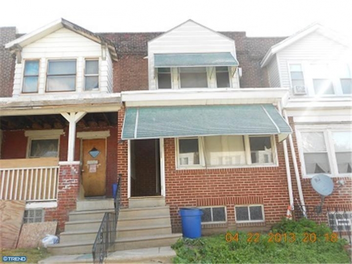 2525 S Lloyd St, Philadelphia, PA 19142