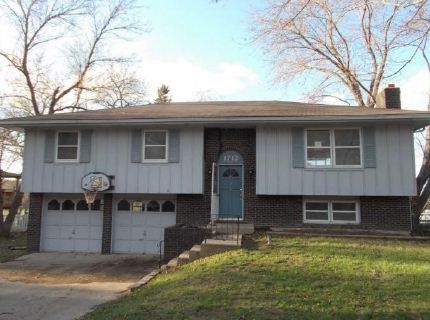 1712 Miami St, Leavenworth, KS 66048