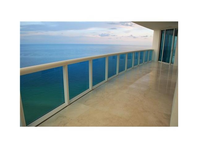 2711 S OCEAN DR # 3202, Hollywood, FL 33024