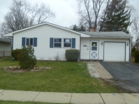 327 Tulsa Ave, Carpentersville, IL 60110