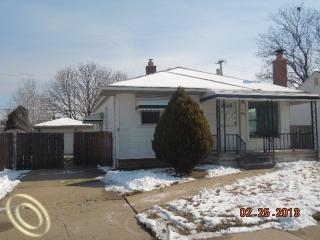 685 Cora St, Wyandotte, MI 48192