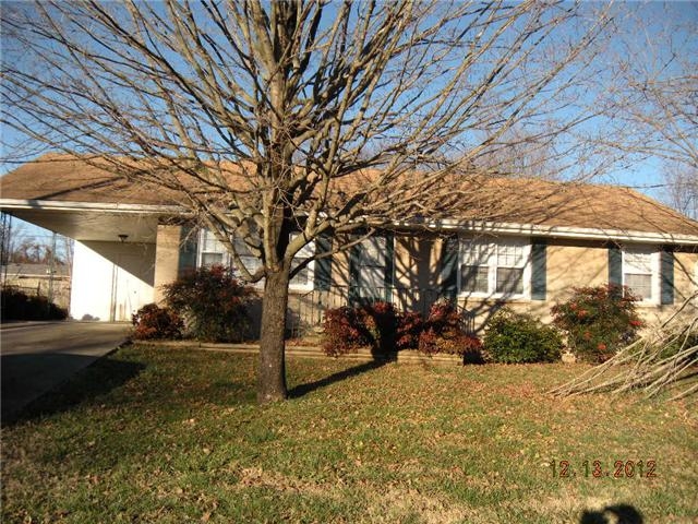 312 Woodlawn Dr, Hopkinsville, KY 42240