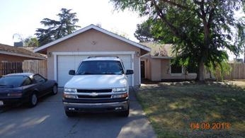 778 S Amber St, Tulare, CA 93274