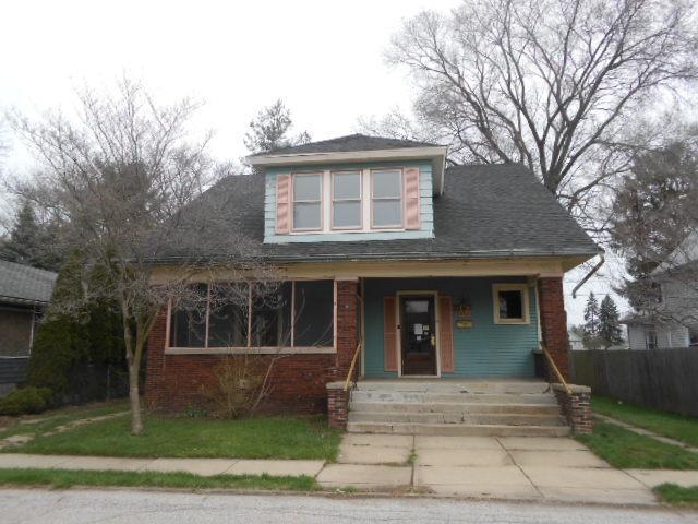 613 E Maple Ave, La Porte, IN 46350