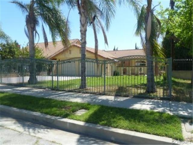 15052 Bledsoe St, Sylmar, CA 91342