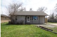 909 Willis Ave, Salina, KS 67401