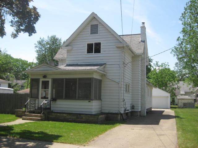 214 Bates St, Jackson, MI 49202