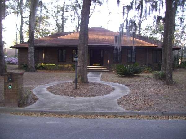 111 Stonewall Dr, Savannah, GA 31419