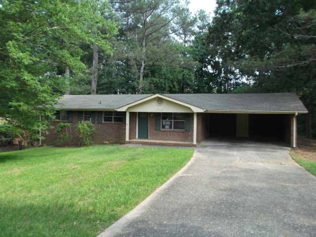 5905 N Bear Dr, Douglasville, GA 30135