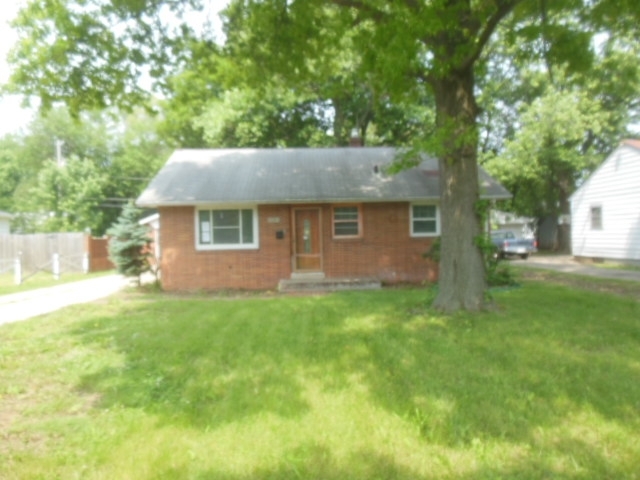 2226 N Kessler Boulevard Dr, Indianapolis, IN 46222