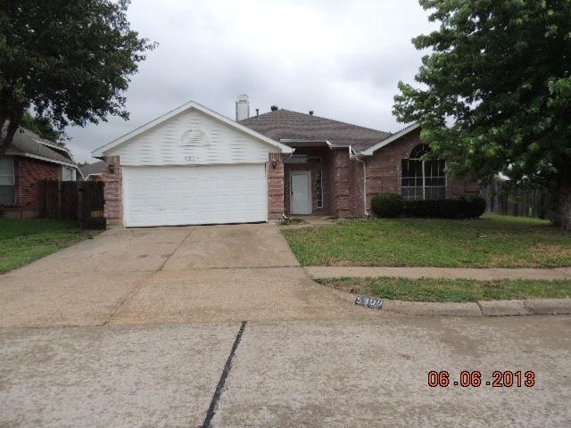 5309 Tennis Villa Dr, Arlington, TX 76017