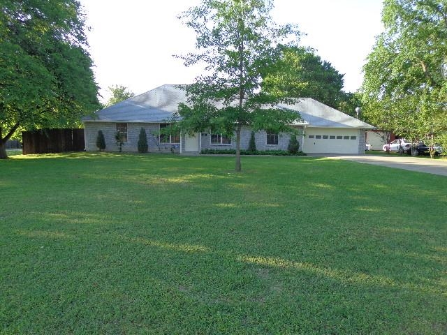 609 E Waco St, Ennis, TX 75119