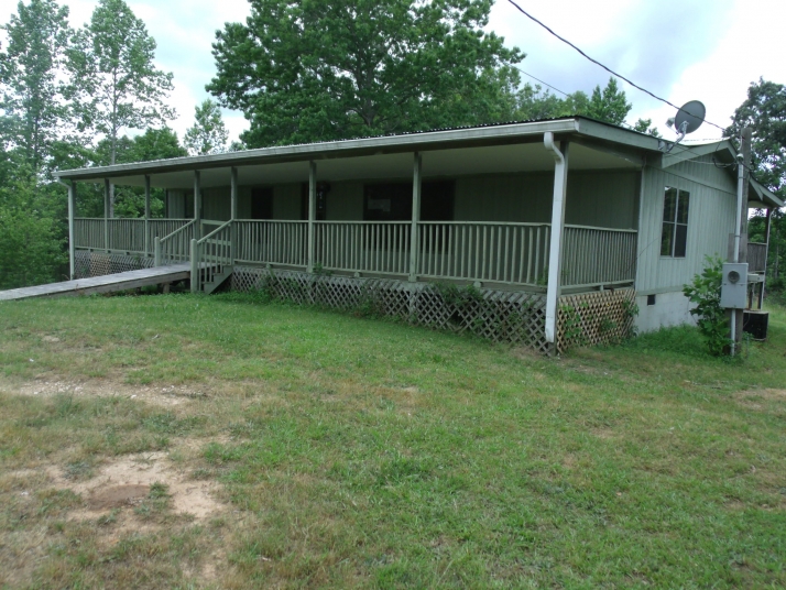 876 Riddlespurgen Rd, Buchanan, GA 30113