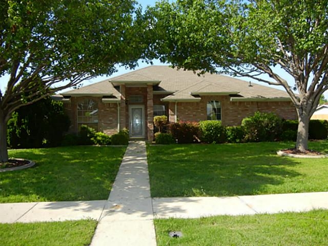 2713 Pioneer Ln, Lancaster, TX 75146